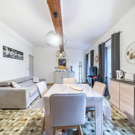 One Bedroom Heart Of